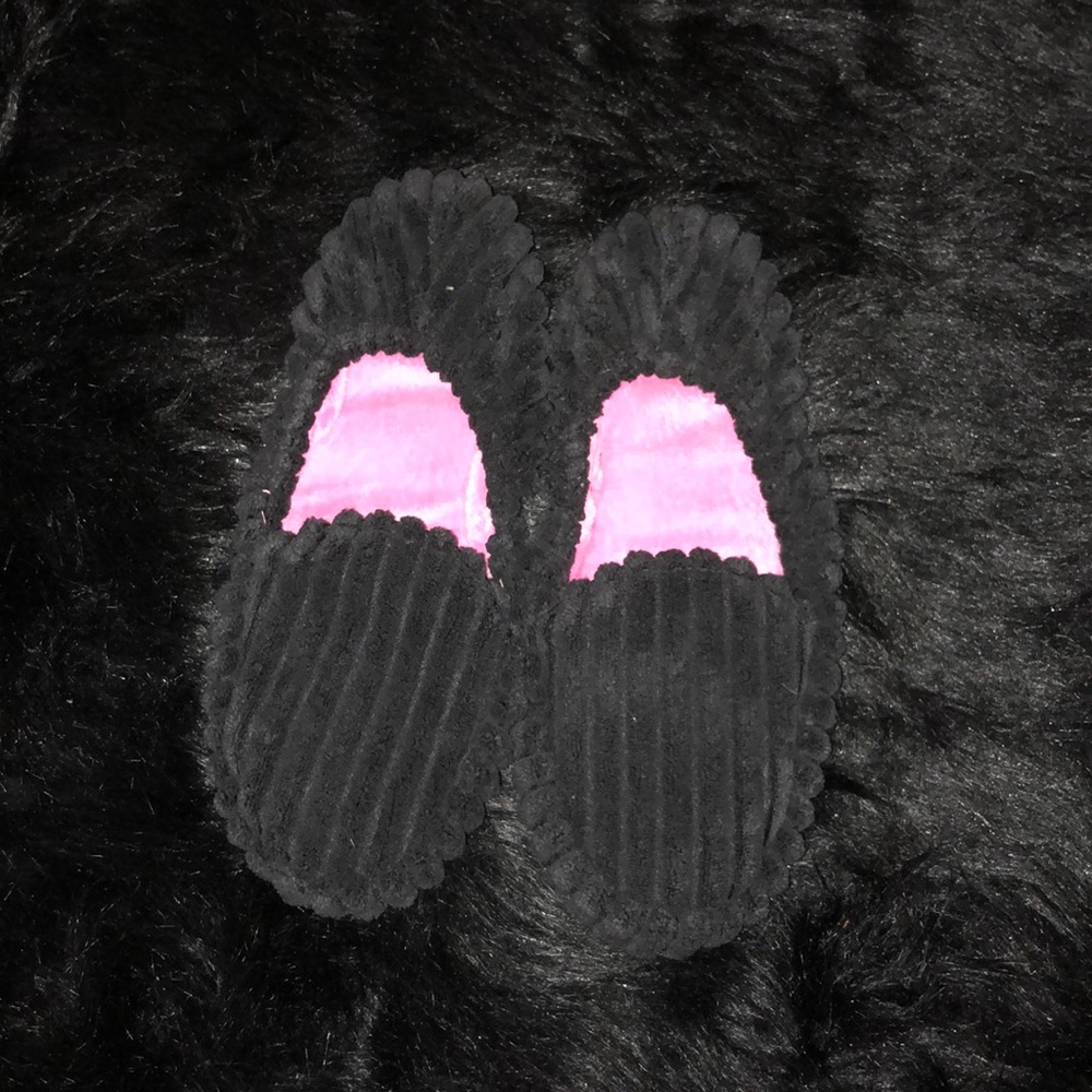 Black and pink slippers